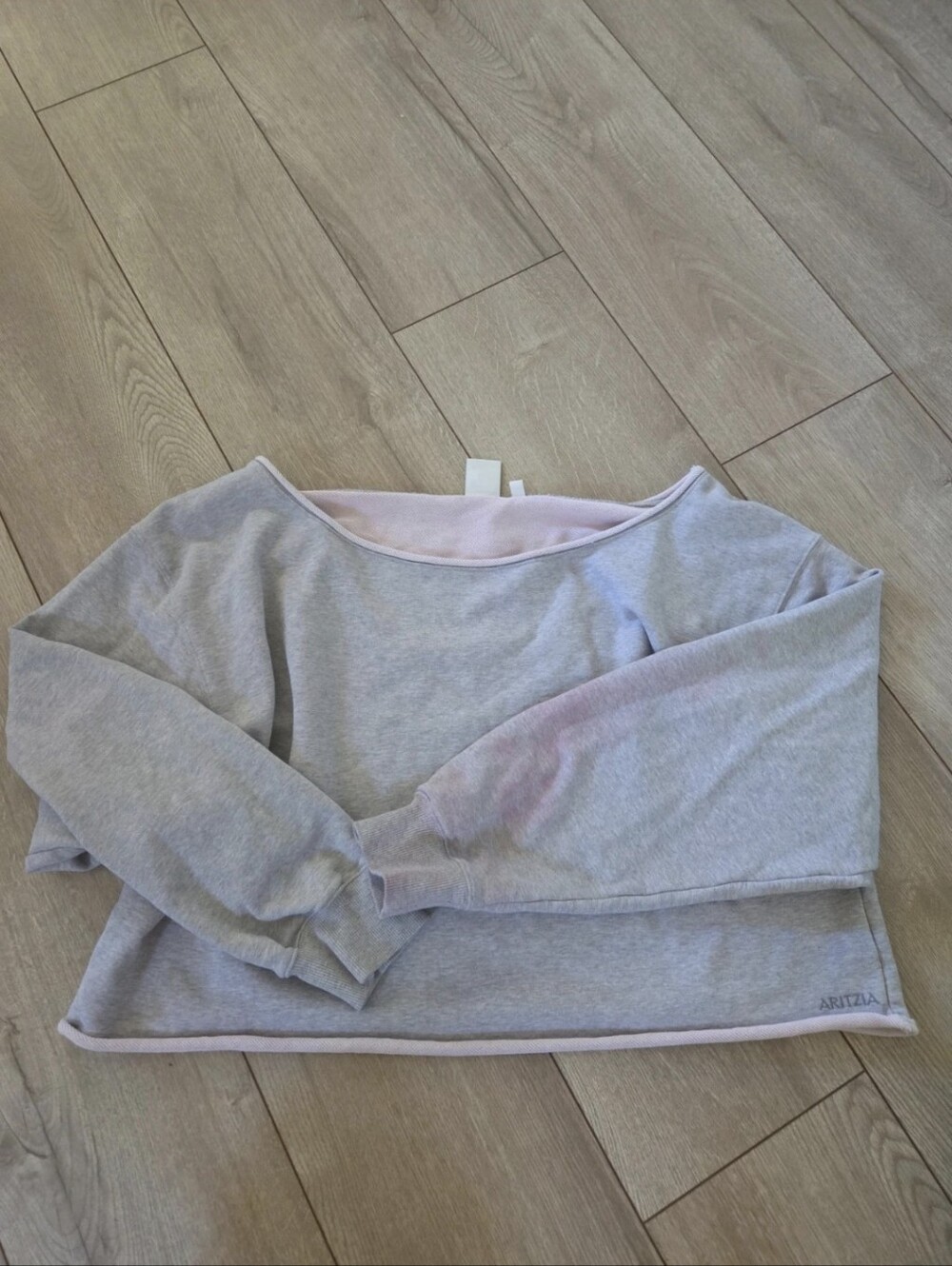 Aritzia Cutoff Crew Neck Size XLarge